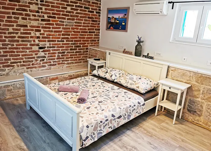 Croparadise Hostel